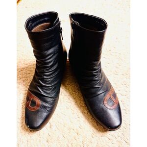 Made in Italy Soft Corrugated Leather Embroidered Accents Medieval Booties 6.5